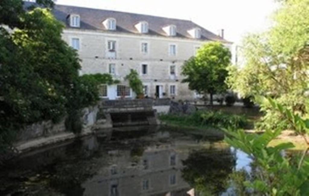 Bed and Breakfast Le Moulin De Poilly Zewnętrze zdjęcie